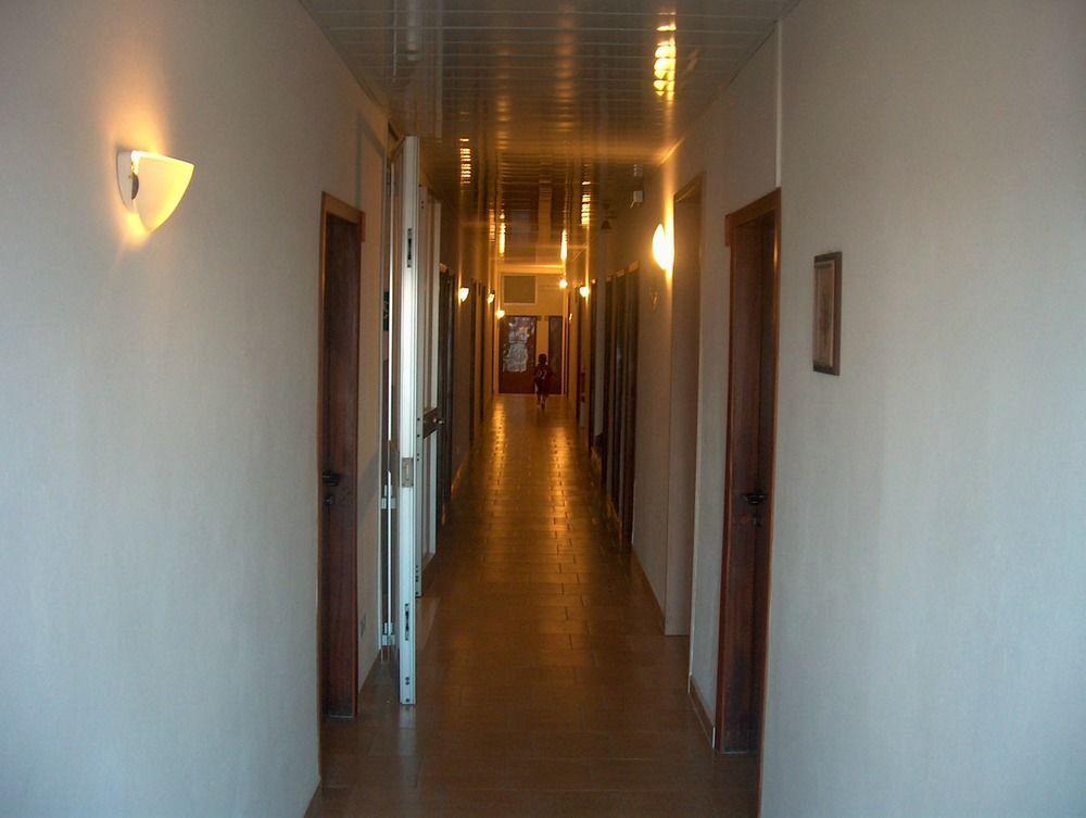 Hotel Trevi Cesenatico Exterior foto