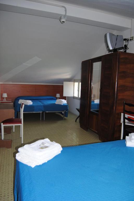 Hotel Trevi Cesenatico Cameră foto