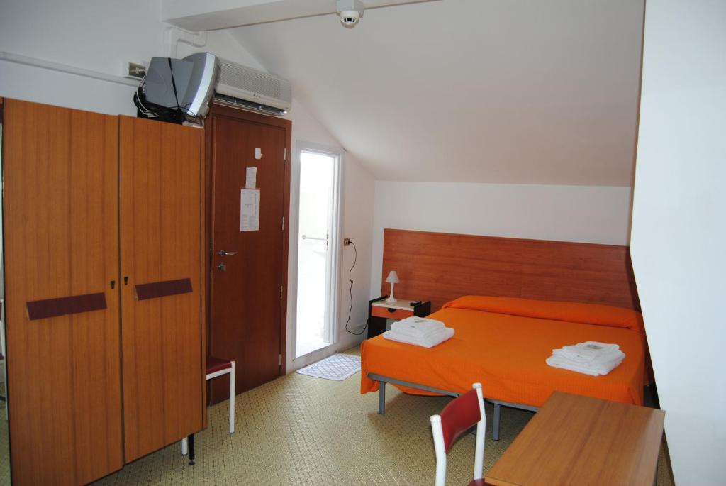 Hotel Trevi Cesenatico Cameră foto