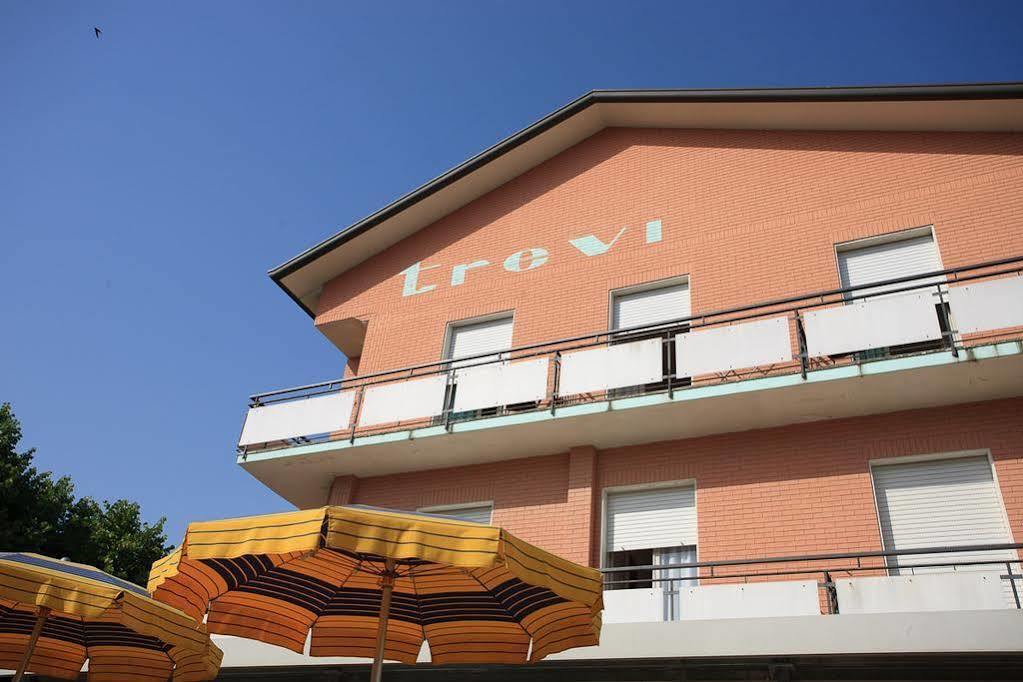 Hotel Trevi Cesenatico Exterior foto